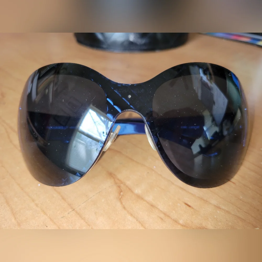 CHANEL Dark Blue Oversized Sunglasses - Picture 1 of 14